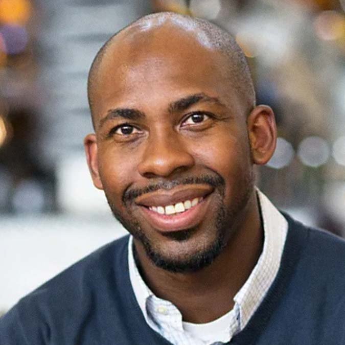 Headshot for Rob Andrews